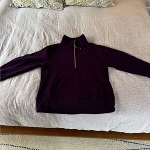Lululemon pull over m/l plum (small stain) see pics